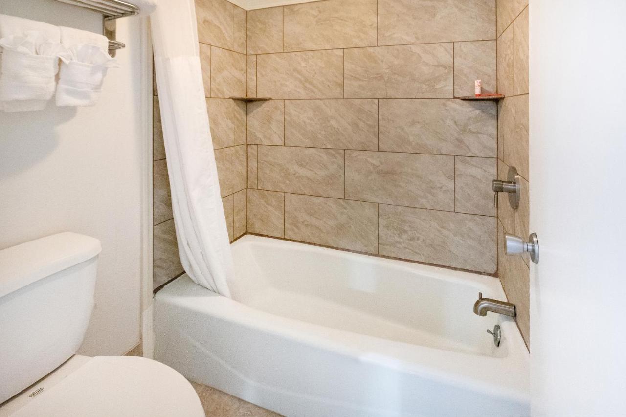 Hotel Eastin Atchison Екстер'єр фото