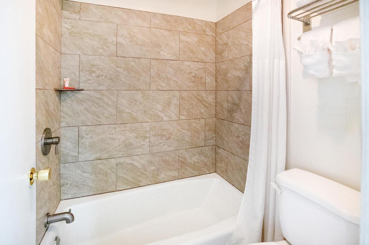 Hotel Eastin Atchison Екстер'єр фото